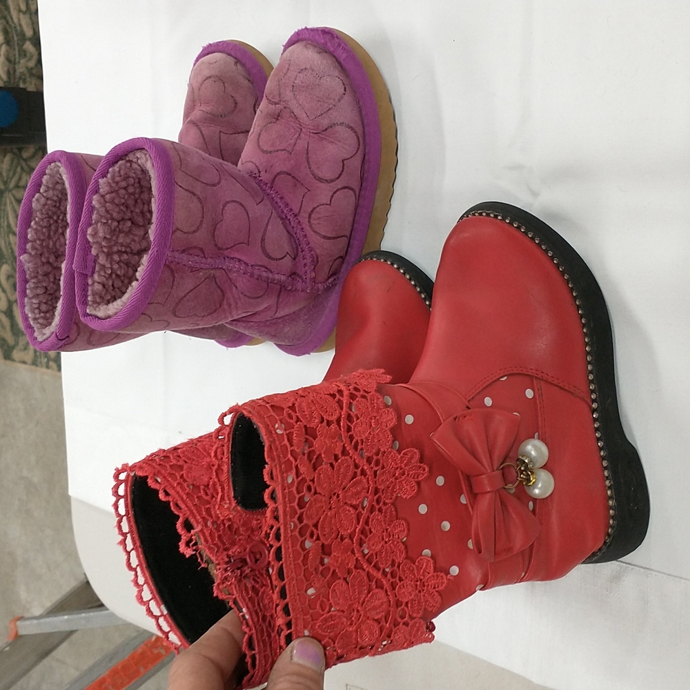 Girls 10 super cute zip up red boots and purple fuzzy slippers boots BUNDLE